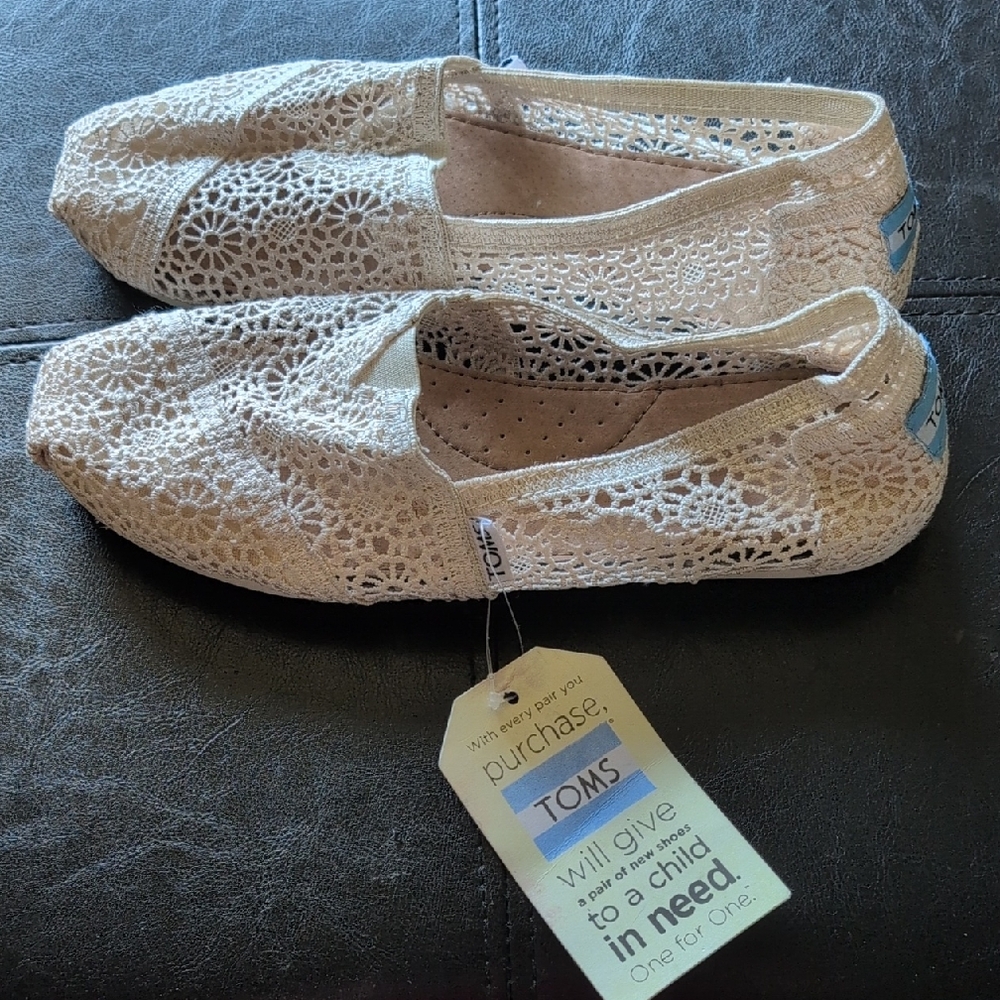Toms Cream Flats Elegant Loafers
